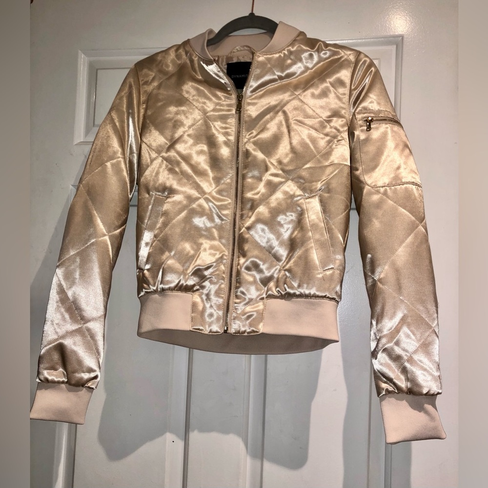 NWOT Dynamite Champagne Bomber Jacket Ribbed Puffer Details & Gold Hardware - XS - Picture 2 of 13